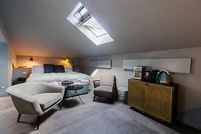 Bello Lake Como Suites