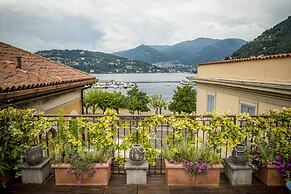 Bello Lake Como Suites