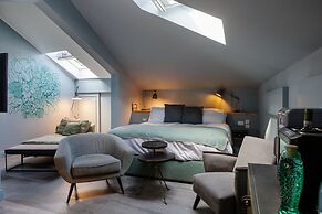 Bello Lake Como Suites