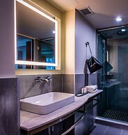 La Quinta Inn & Suites by Wyndham Times Square South