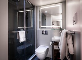 La Quinta Inn & Suites by Wyndham Times Square South