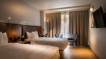 La Quinta Inn & Suites by Wyndham Times Square South