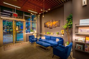 La Quinta Inn & Suites by Wyndham Times Square South