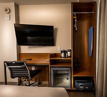 La Quinta Inn & Suites by Wyndham Times Square South