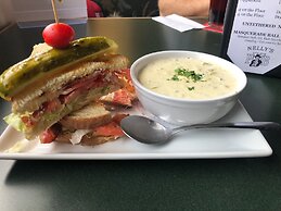 Northwood Plaza Hotel