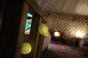Hapus Yurt - Two Beautiful Yurts and Barn Cottage