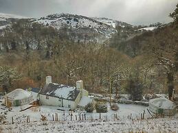 Hapus Yurt - Two Beautiful Yurts and Barn Cottage