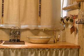 Biktapuz & Klemantina - Adults Only