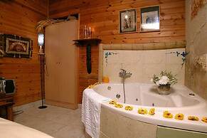 Biktapuz & Klemantina - Adults Only