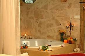 Biktapuz & Klemantina - Adults Only