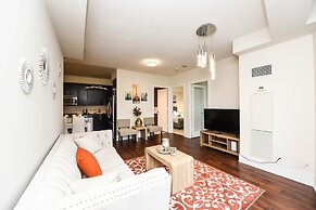 Sarkar Suites - 310 Burnhamthorpe Road