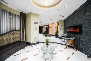 Sarkar Suites - 310 Burnhamthorpe Road