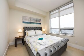 Sarkar Suites - 310 Burnhamthorpe Road