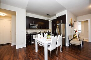 Sarkar Suites - 310 Burnhamthorpe Road