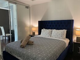 Sarkar Suites - Downtown Fashion Dist.