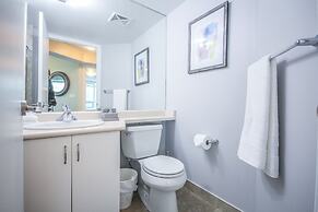 Sarkar Suites - Fort York Blvd