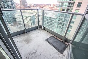 Sarkar Suites - Fort York Blvd