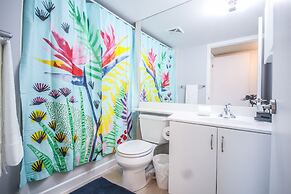 Sarkar Suites - Fort York Blvd