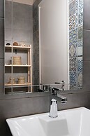 Autonomous House in the heart of Plaka