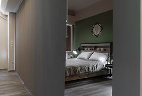 Autonomous House in the heart of Plaka