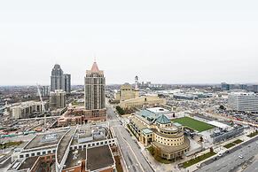 Sarkar Suites - 330 Burnhamthorpe Road