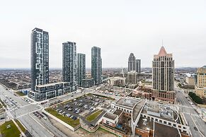 Sarkar Suites - 330 Burnhamthorpe Road