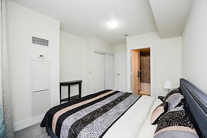 Sarkar Suites - 330 Burnhamthorpe Road