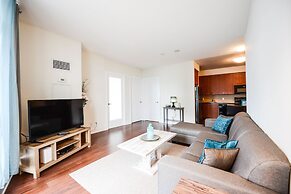 Sarkar Suites - 330 Burnhamthorpe Road