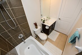 Sarkar Suites - 330 Burnhamthorpe Road