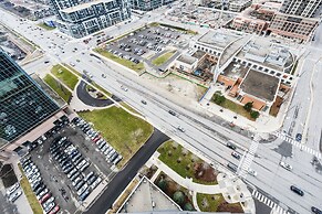 Sarkar Suites - 330 Burnhamthorpe Road