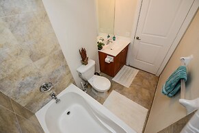 Sarkar Suites - 330 Burnhamthorpe Road