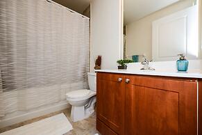 Sarkar Suites - 330 Burnhamthorpe Road