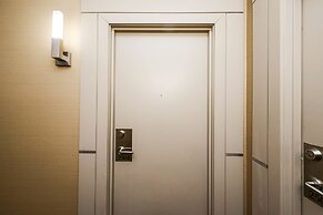 Sarkar Suites - 330 Burnhamthorpe Road