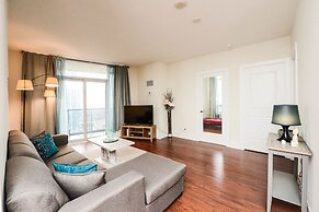 Sarkar Suites - 330 Burnhamthorpe Road