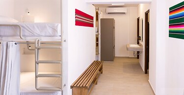 Nomads Party Hotel & Hostel