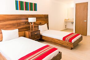 Nomads Party Hotel & Hostel