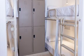 Nomads Party Hotel & Hostel