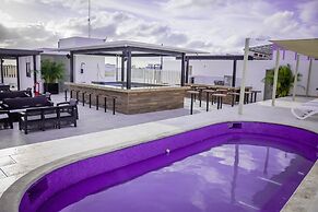 Nomads Party Hotel & Hostel