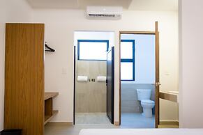 Nomads Party Hotel & Hostel