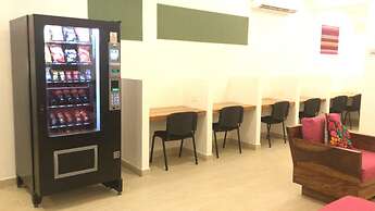 Nomads Party Hotel & Hostel