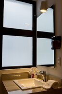 Nomads Party Hotel & Hostel