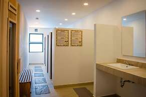 Nomads Party Hotel & Hostel