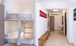 Nomads Party Hotel & Hostel