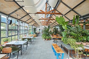 Eden Paradise Hotel