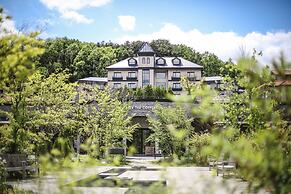 Eden Paradise Hotel