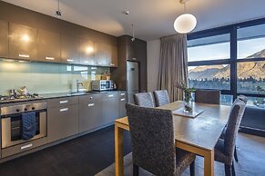 Panorama Terrace Apartments, Element Escapes