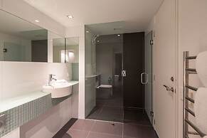 Panorama Terrace Apartments, Element Escapes