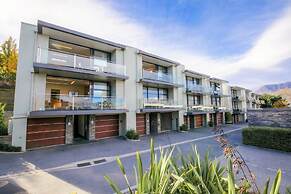 Panorama Terrace Apartments, Element Escapes