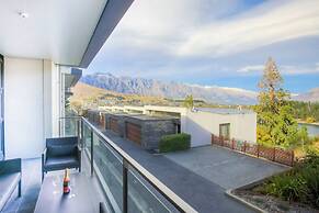 Panorama Terrace Apartments, Element Escapes