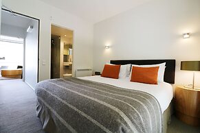 Panorama Terrace Apartments, Element Escapes